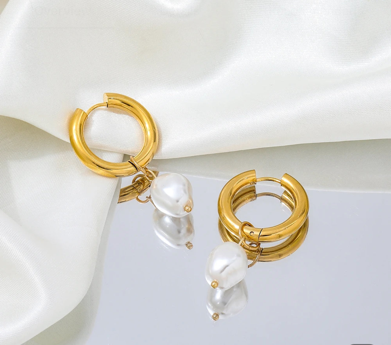 chic earrings