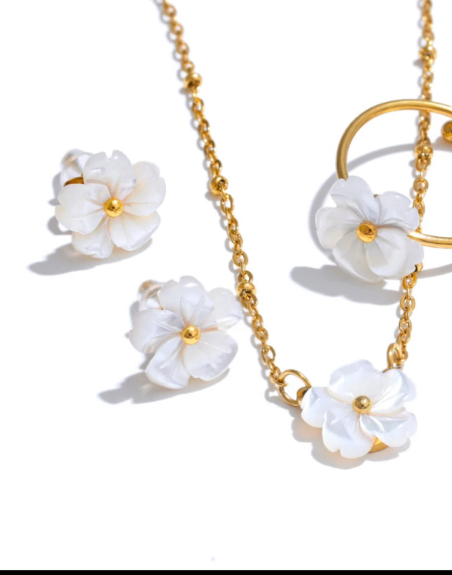 Fower Necklace