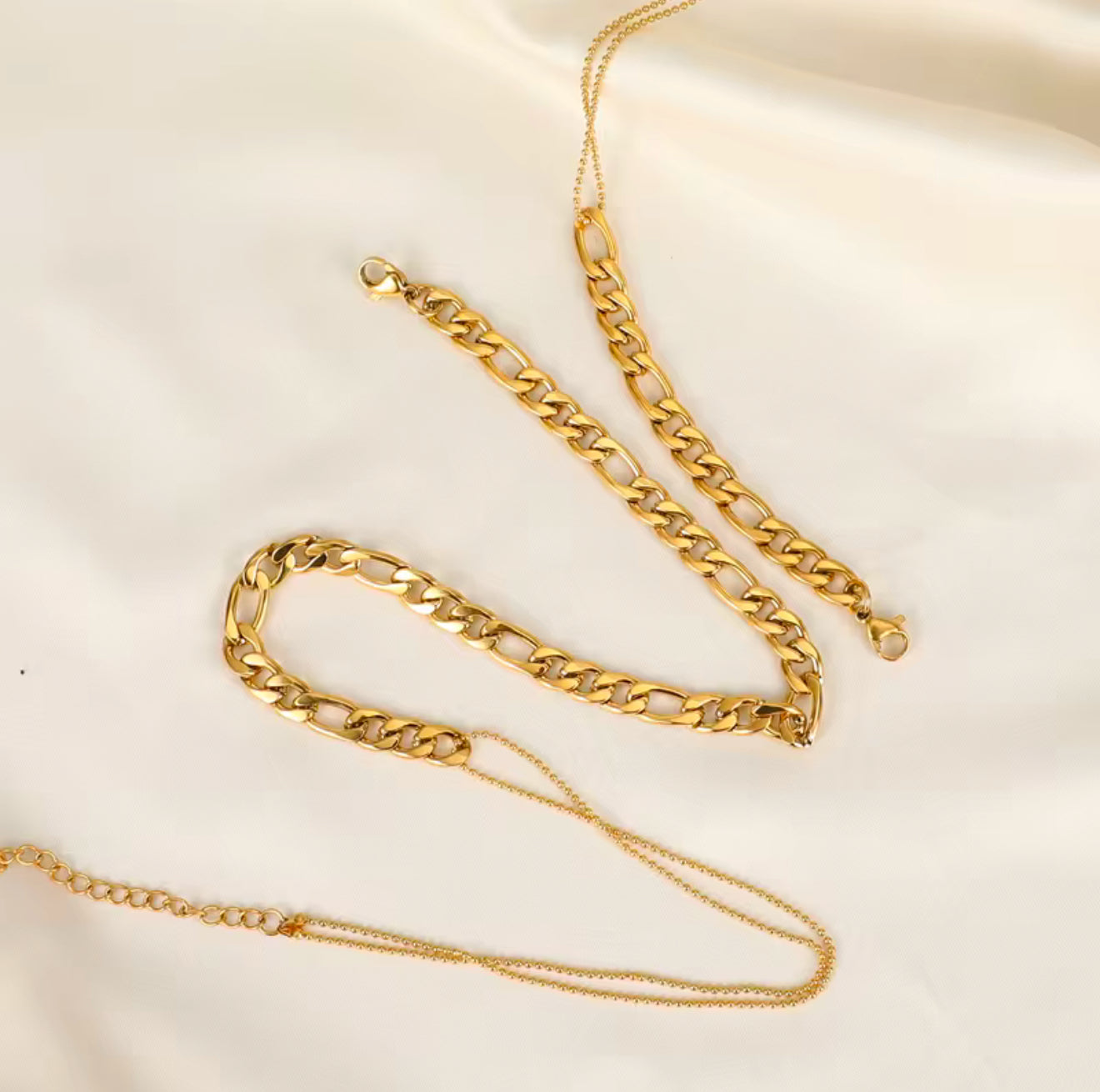 Aila necklace