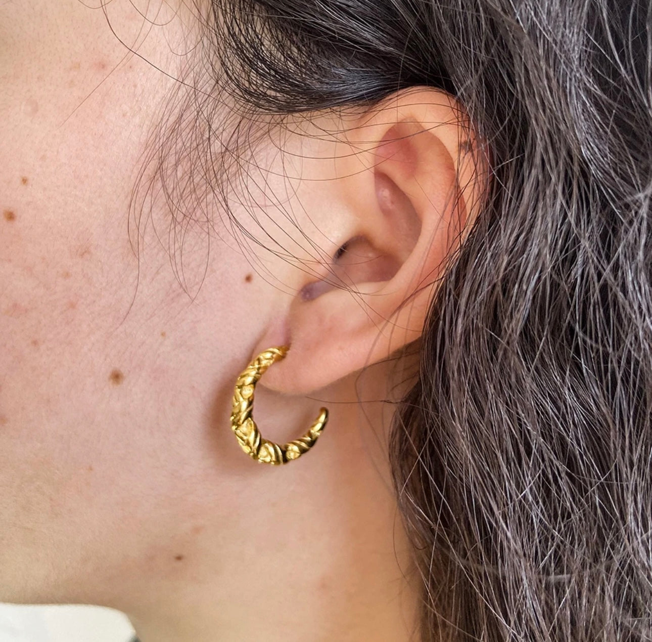 olys earrings