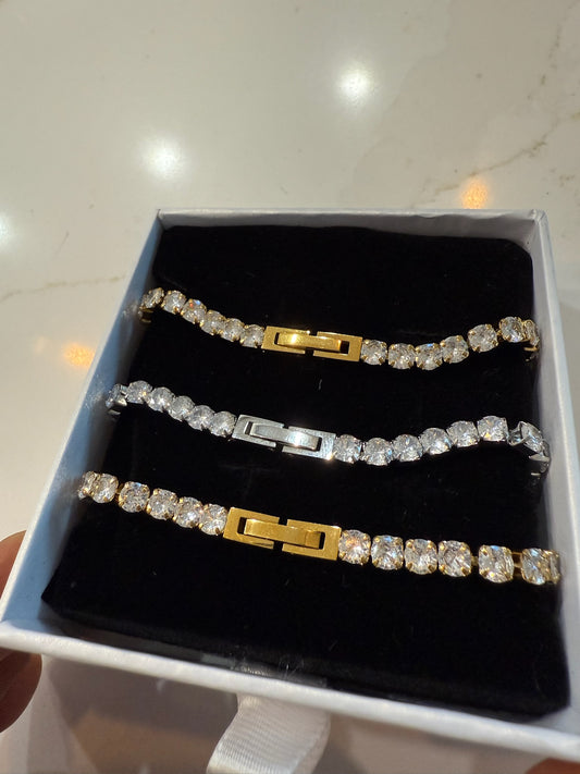 Charm bracelet for women